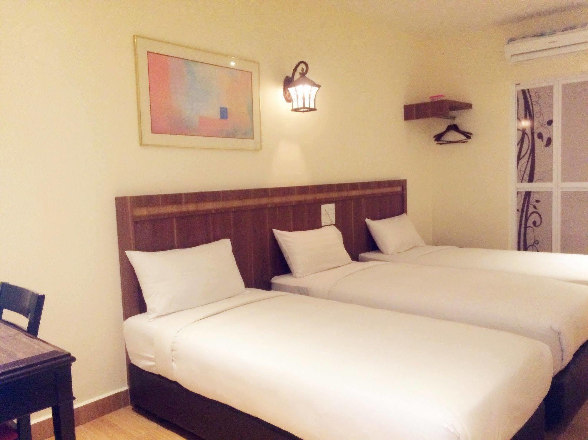 โอโย 596 เดอะ วินเทจ โฮเต็ล Hotel ยะโฮร์บาห์รู ภายนอก รูปภาพ
