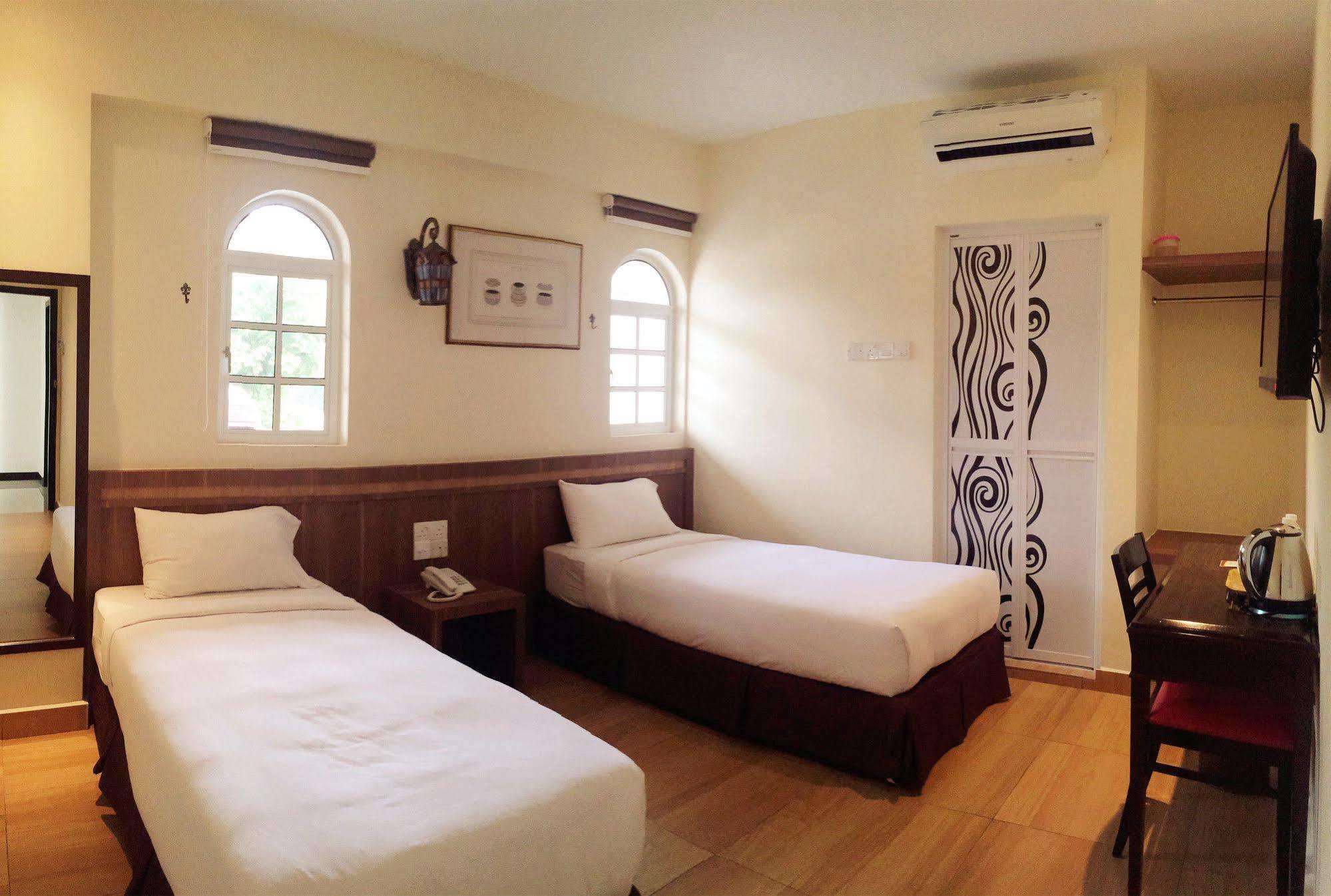 โอโย 596 เดอะ วินเทจ โฮเต็ล Hotel ยะโฮร์บาห์รู ภายนอก รูปภาพ