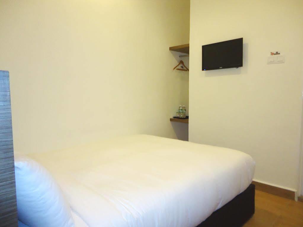โอโย 596 เดอะ วินเทจ โฮเต็ล Hotel ยะโฮร์บาห์รู ภายนอก รูปภาพ